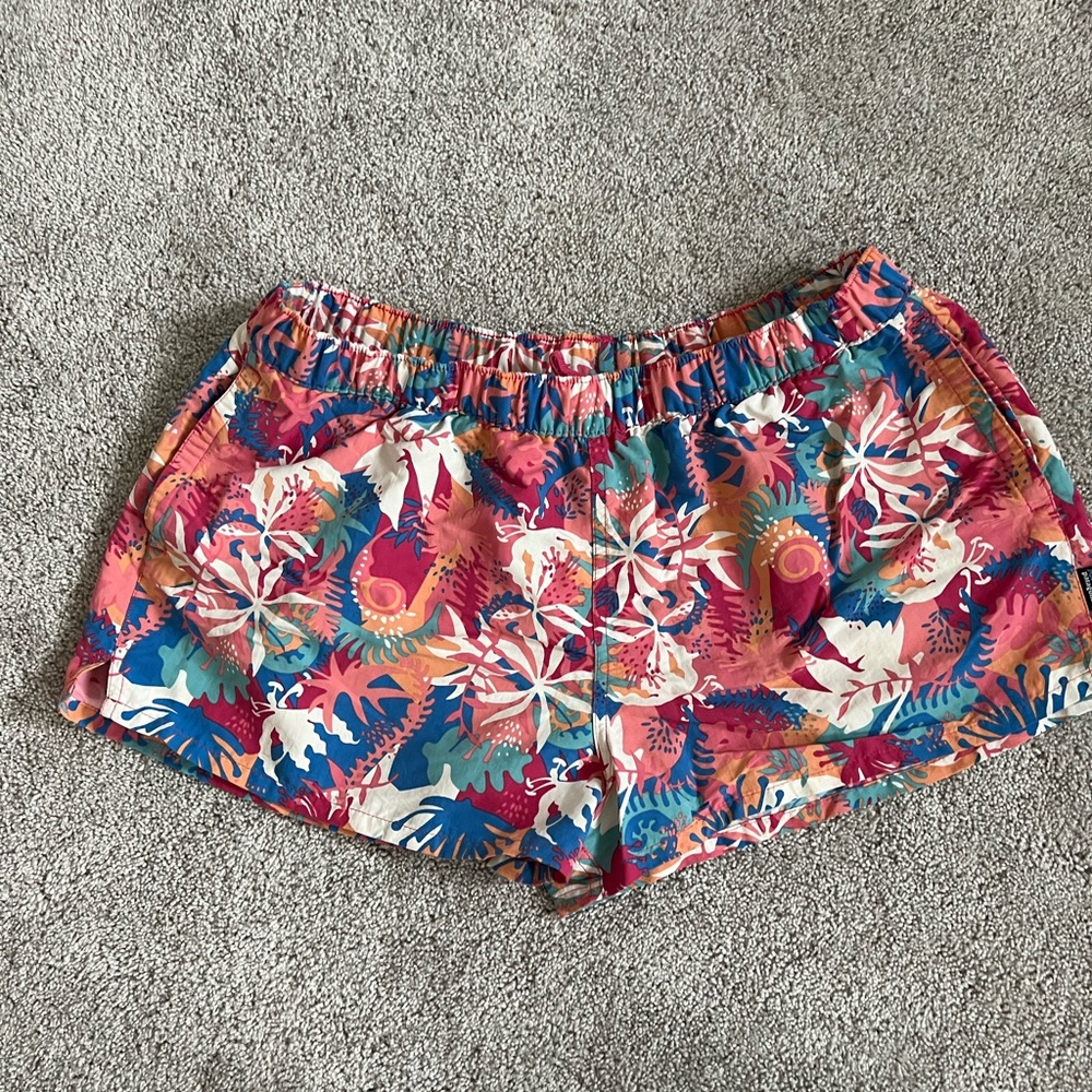 Patagonia barely baggies shorts size XL